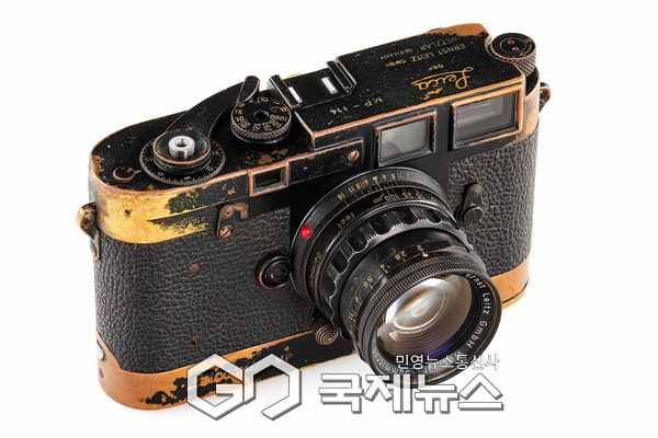 Leica M3 Queen Elizabeth / Leica MP Black Paint No. MP-114 / Leica I Mod. A Luxus [사진 제공=라이카 카메라 코리아]
