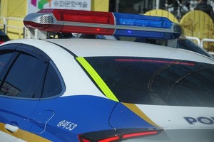 인천공항고속도로 1톤 트럭-SUV 추돌…20대 운전자 부상