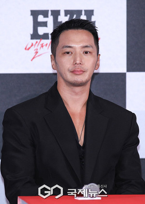 변요한, 송민호 사과문에 '좋아요'·하트 3개
